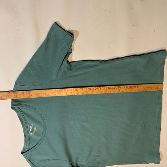 L.L. Bean Women's Petite Medium Basic Green T Shirt M Pet 508290 Base Layer - Picture 5 of 6
